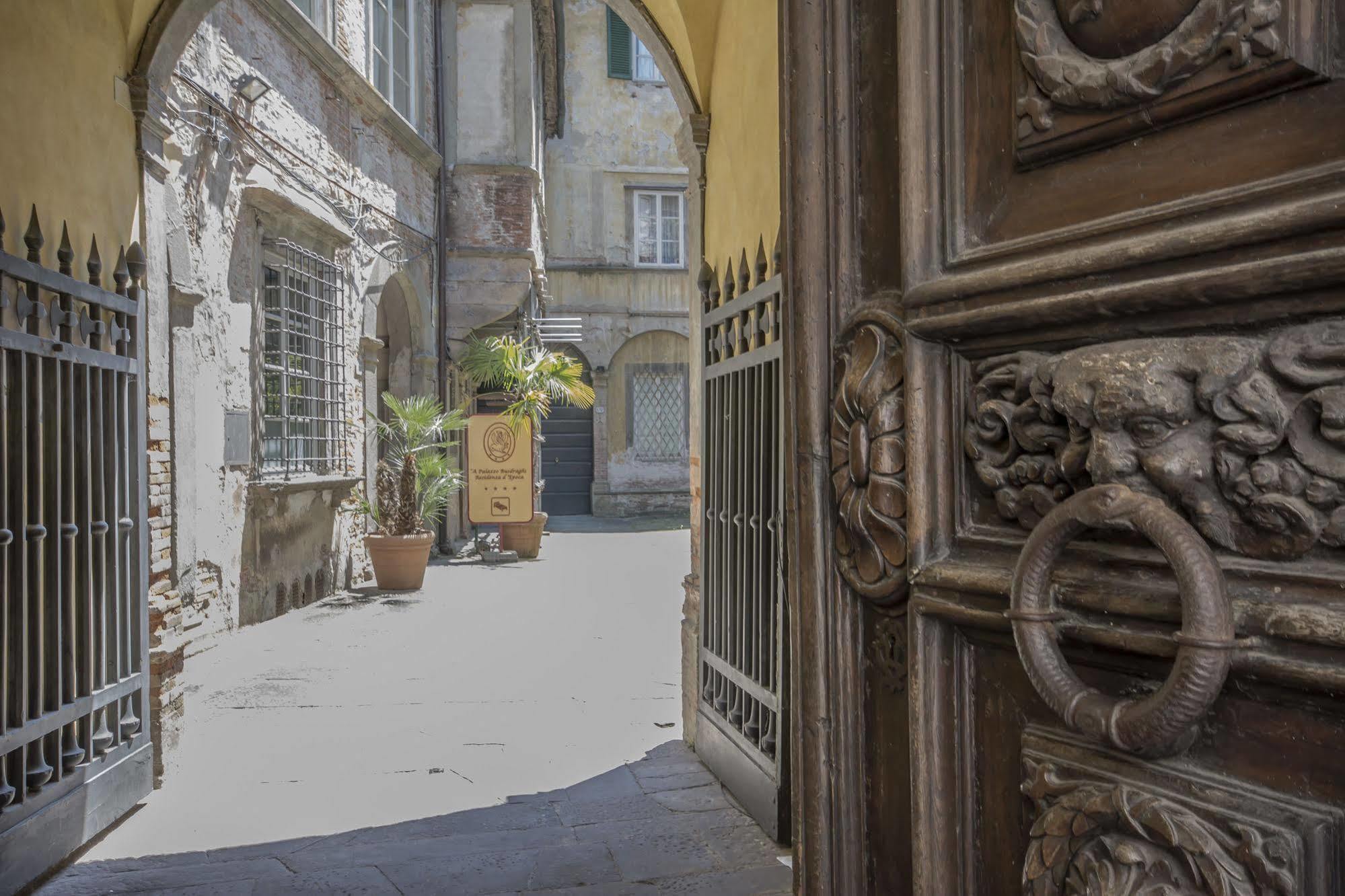 Bed & Breakfast A Palazzo Busdraghi Residenza D'epoca Lucca