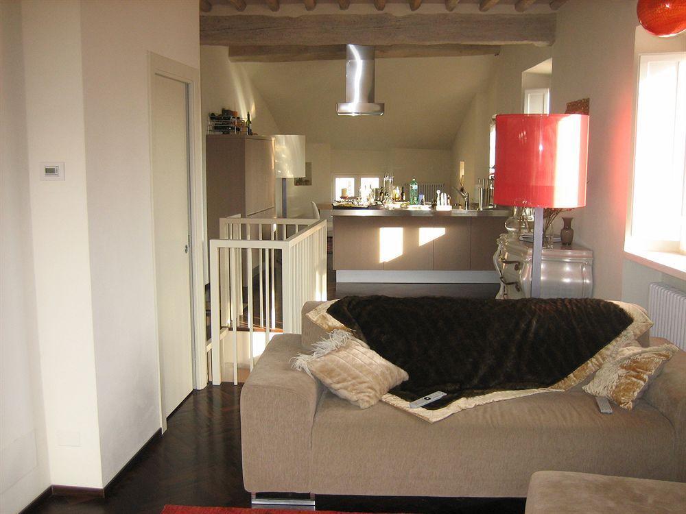 A Palazzo Busdraghi Residenza D'epoca 4*